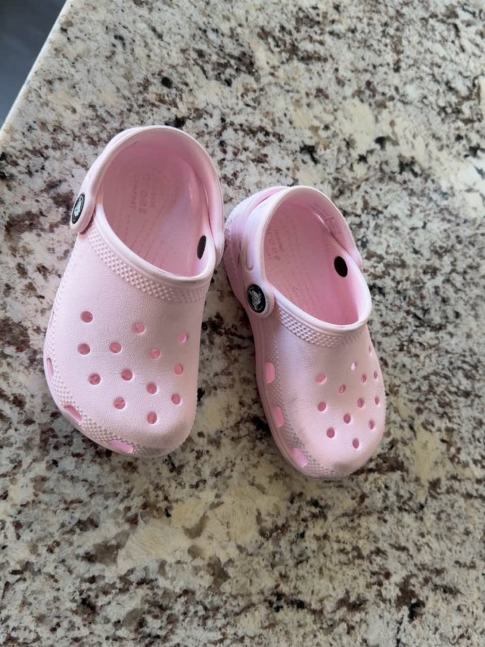 Girls crocs sz c9